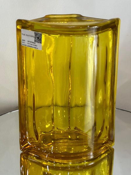 Gạch kính góc màu vàng
