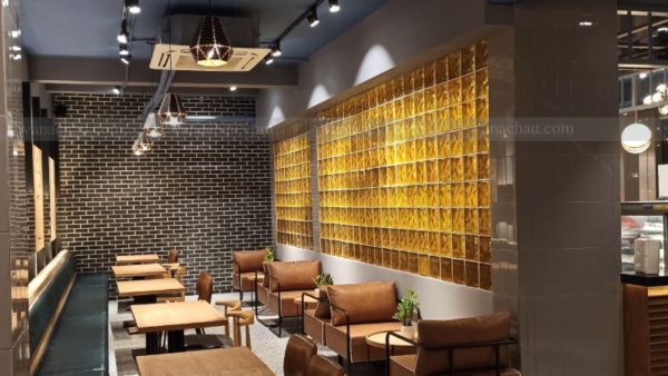 Gạch kính lấy sáng ứng dụng trang trí quán cafe