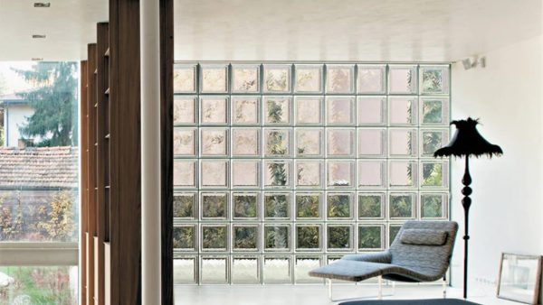 Gạch kính lấy sáng trang trí nội thất phòng khách