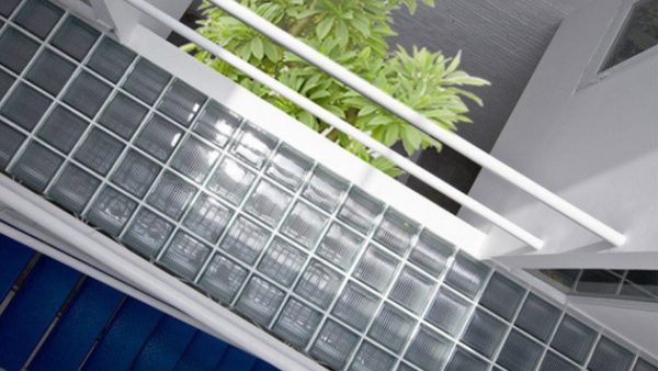 Các mẫu giếng trời bằng gạch kính