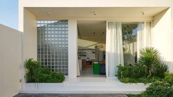 Giải pháp khi sử dụng nhà hướng Tây sử dụng gạch kính