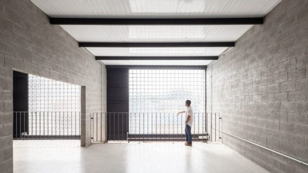 Tường gạch kính có thể cách nhiệt và cách âm